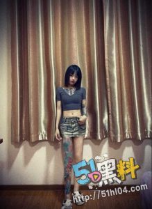 快手网红大柔  与精神小伙的极限拉扯 最后没打过被小伙玩弄！