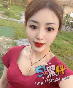 广东澄海烧烤店老板娘张丽华 与老板店内网红椅性爱流出！这是性爱小马达全开