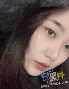 陕西师范大学夏静萱 被男友操到脸上出现潮红 骚货在床上特别风骚