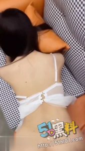 贵州轻工大学冯欣婷 帮闺蜜测试男友反被输出 真是赔了夫人又折兵