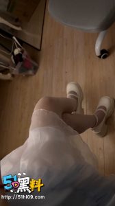 江南第一深情约炮实录～蓝衣裙和碎花裙女孩 哪个更诱人？