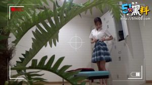 深夜撸片福利～穿泳装的女老师就被校工这样玷污了！