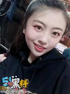 天津28岁美女公务员 识人不清遭闺蜜背刺 笑起来特别甜！