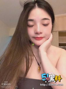 福州高颜值大奶美女 张雅 性爱私拍 粉嫩骚穴似视觉盛宴！