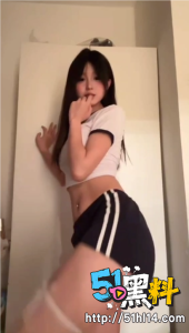 抖音网红小团福福1v1定制视频曝光  为了挣钱真的是毫无底线！