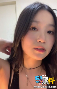 安徽高颜值美女单雯雯 严重的性瘾患者 跪在地上吃鸡的样子实在太骚了