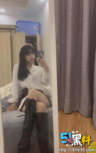 长春大学校花 李婷 跟男友交往中脚踏两只船被曝光视频 这妹子也太骚了吧！