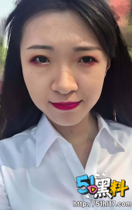 成熟御姐被金主凌辱  跪地舔脚哀求喝尿 各种蹂躏羞辱花样百出！