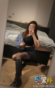 英国大学留学生 超级绿帽奴陈宗阳 跪着给绿主叩头极其下贱！