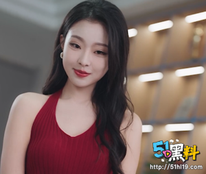 擦边短剧【我的极品保姆】这是什么的保姆 让男主人甘愿臣服其裙摆下?