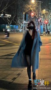 上海某公司实习生 为保住工作不惜被侮辱 现在就职都这么困难了？