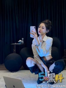 抖音网红李嘉欣感情史完整版！真心错付被老公出轨 怒写PPT谴责渣男！