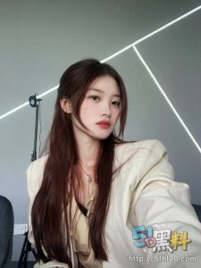 衡阳学妹刘梓檬和学长开房 不料被学长猛干 呻吟声大到隔壁都能听到！