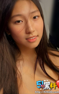 淫荡留学生陈晞文千里送逼  小小身材承受巨大肉棒的冲击  妹子把骚发挥得淋漓尽致！