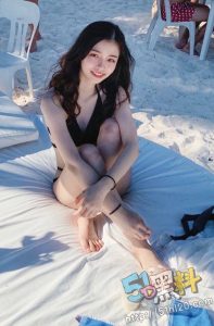 上海美术学院卢美婷 出国留学彻底放飞自我 排着队求洋屌肏～