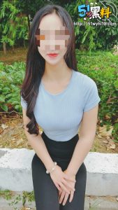 会喷水的亲姐姐系列5 在户外火车铁路旁野战骑乘 路过的火车都惊呆