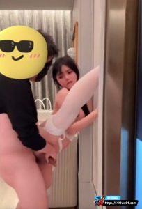 上海舞蹈生韧性可以随意切换姿势  竟是男娘