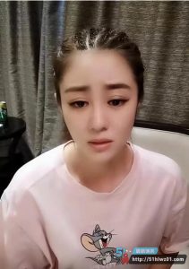 乡村爱情8饰演王小蒙喂奶镜头 性感女星毕畅露点真实拍摄 乳头清晰可见！