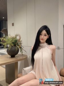 2部按摩小子系列 美女深夜点男技师上门做全身精油spa 不敢叫床声怕惊醒隔壁室友 比偷情还刺激